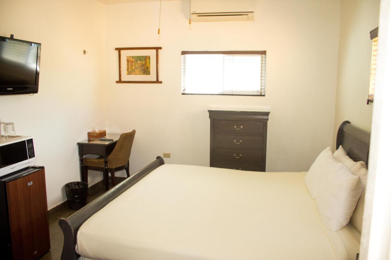 Altamont West Hotel Montego Bay Exteriör bild