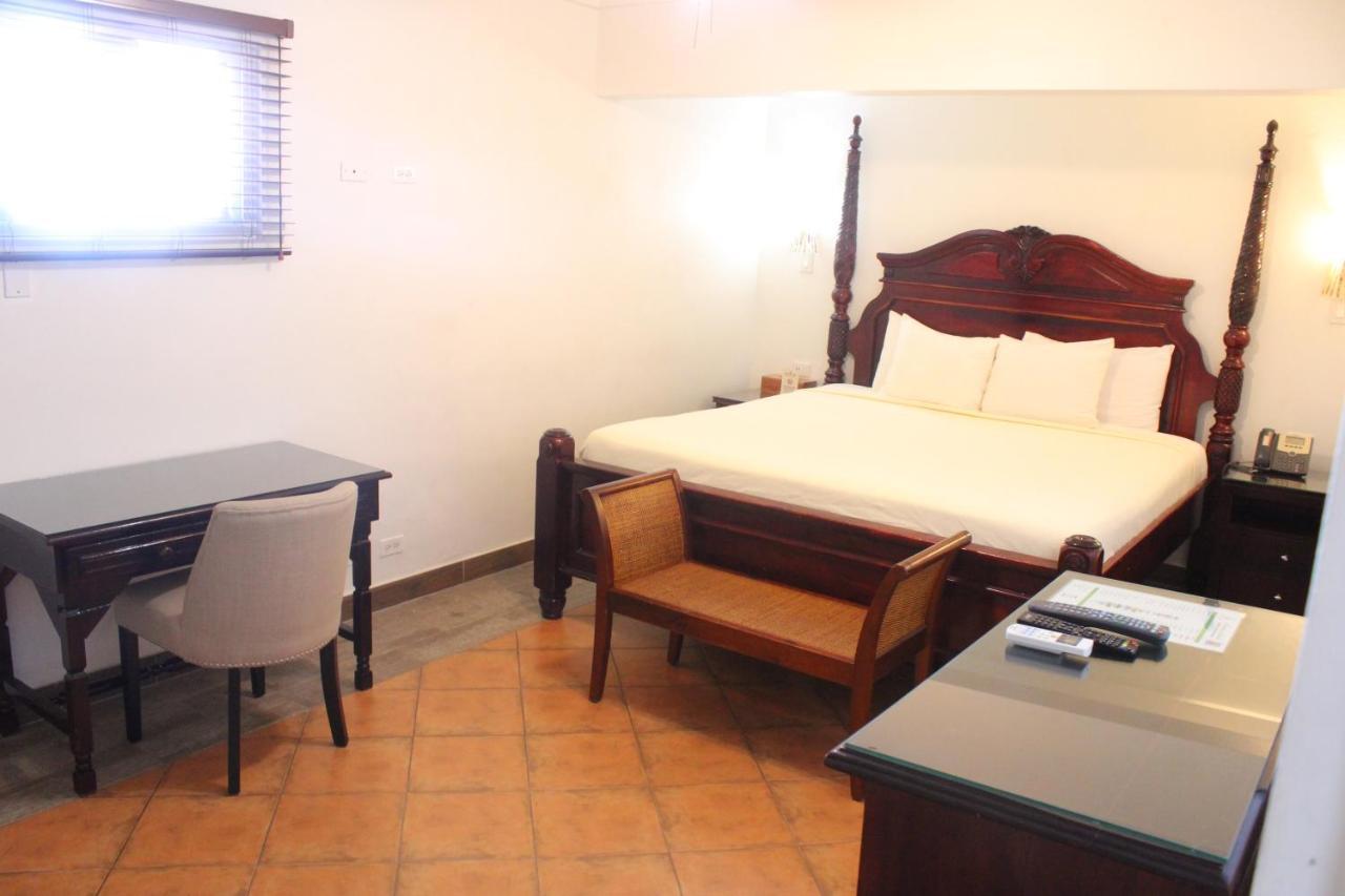 Altamont West Hotel Montego Bay Exteriör bild