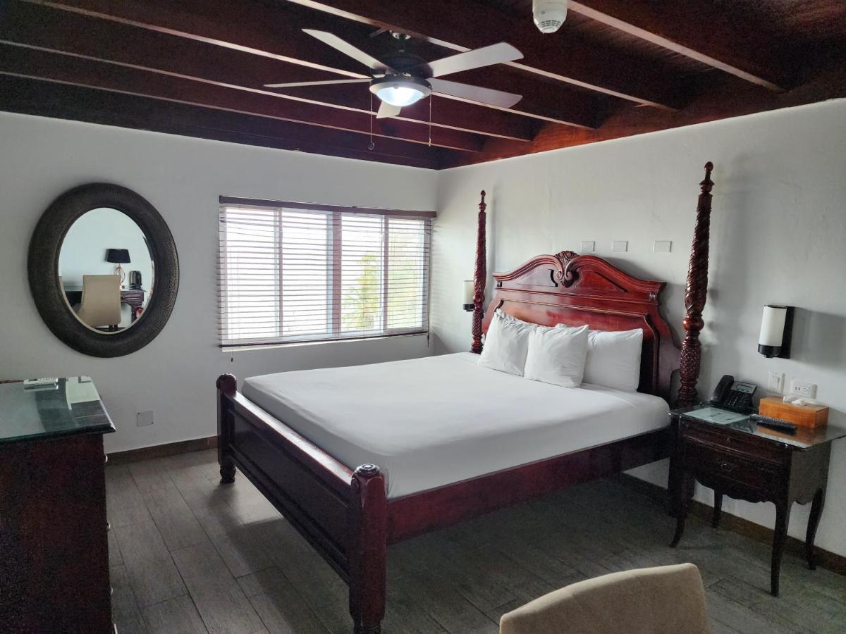Altamont West Hotel Montego Bay Exteriör bild