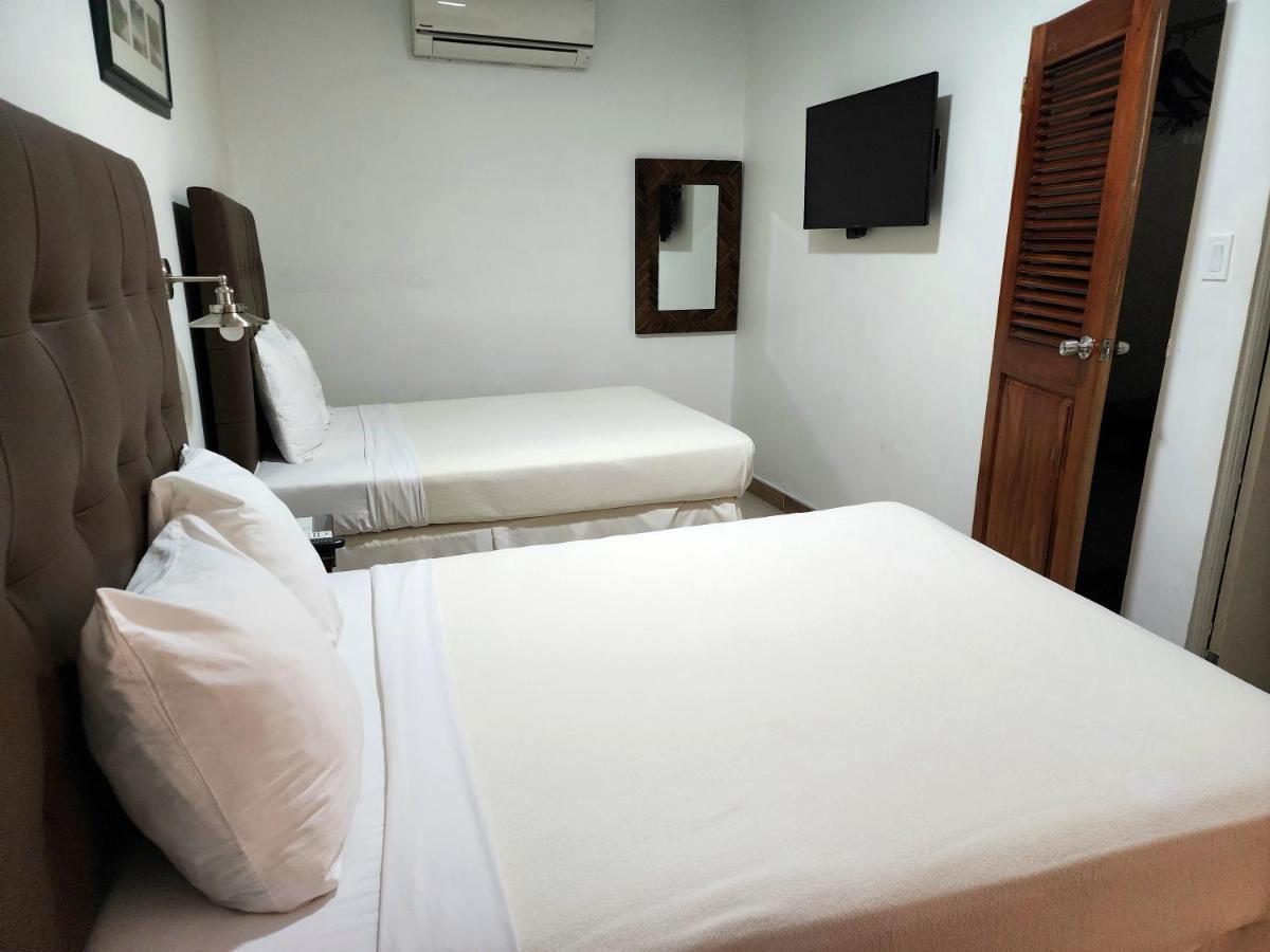 Altamont West Hotel Montego Bay Exteriör bild