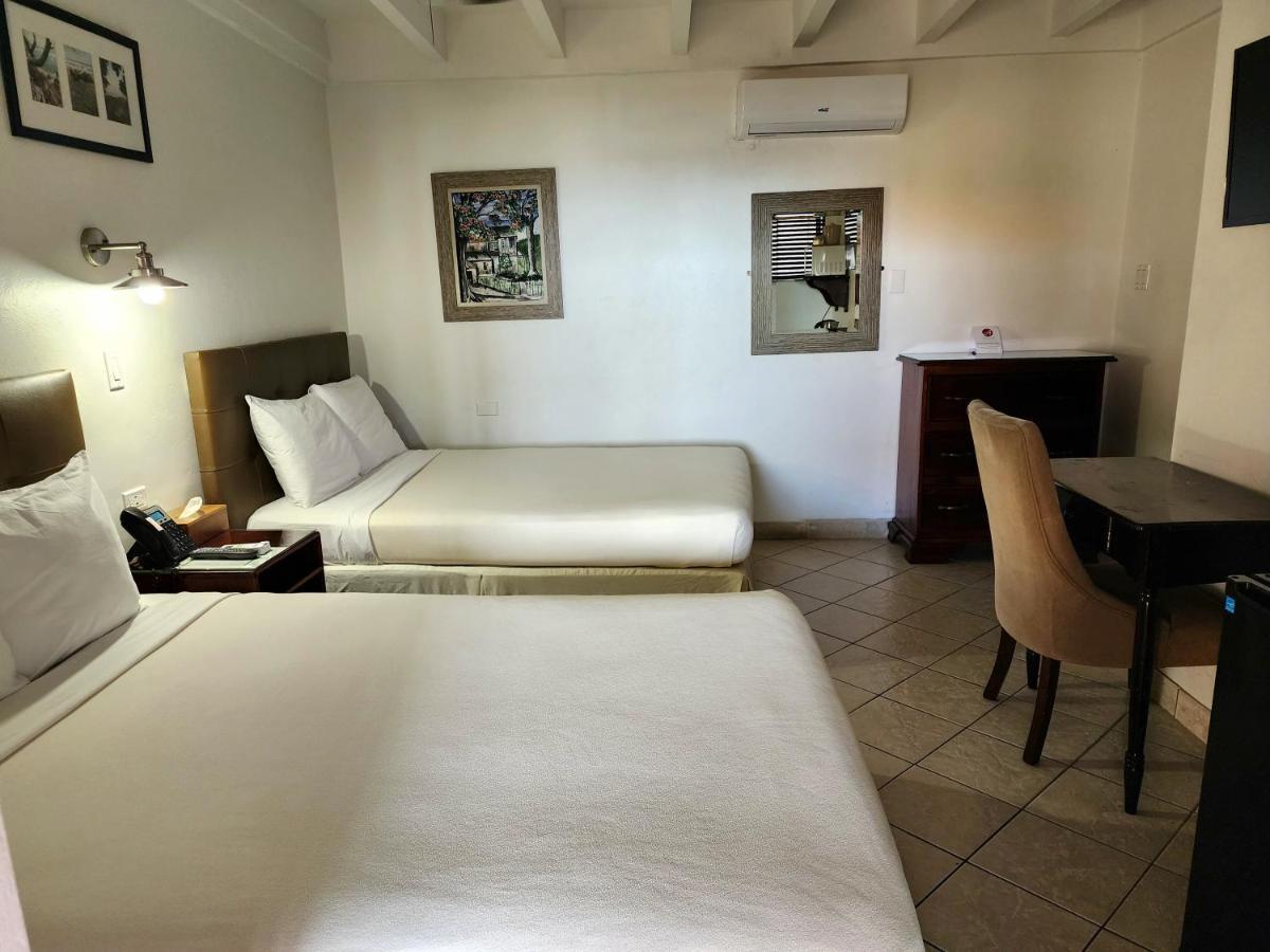 Altamont West Hotel Montego Bay Exteriör bild