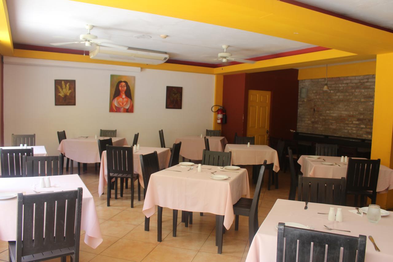 Altamont West Hotel Montego Bay Exteriör bild